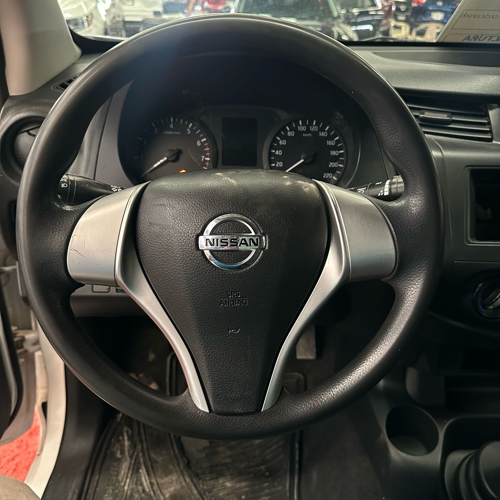 Nissan NP 300 2020
